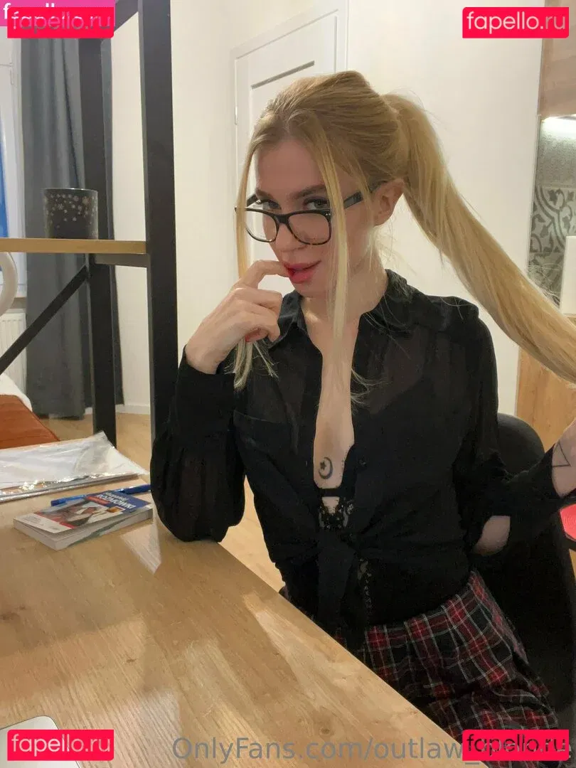 outlaw_blonde Onlyfans Photo Gallery 