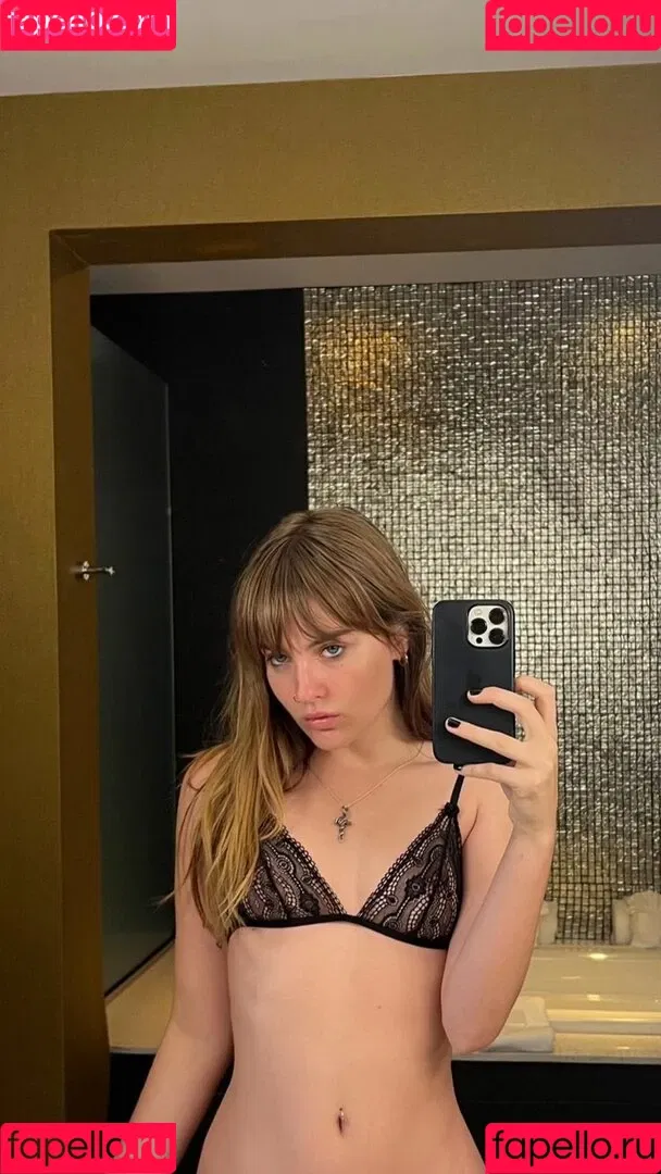 Victoria De Angelis Onlyfans Photo Gallery 