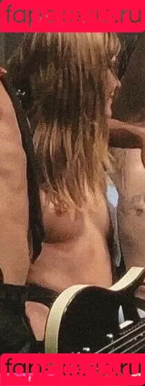 Victoria De Angelis Onlyfans Photo Gallery 