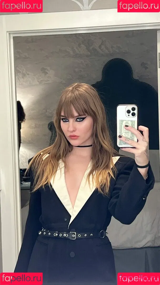 Victoria De Angelis Onlyfans Photo Gallery 