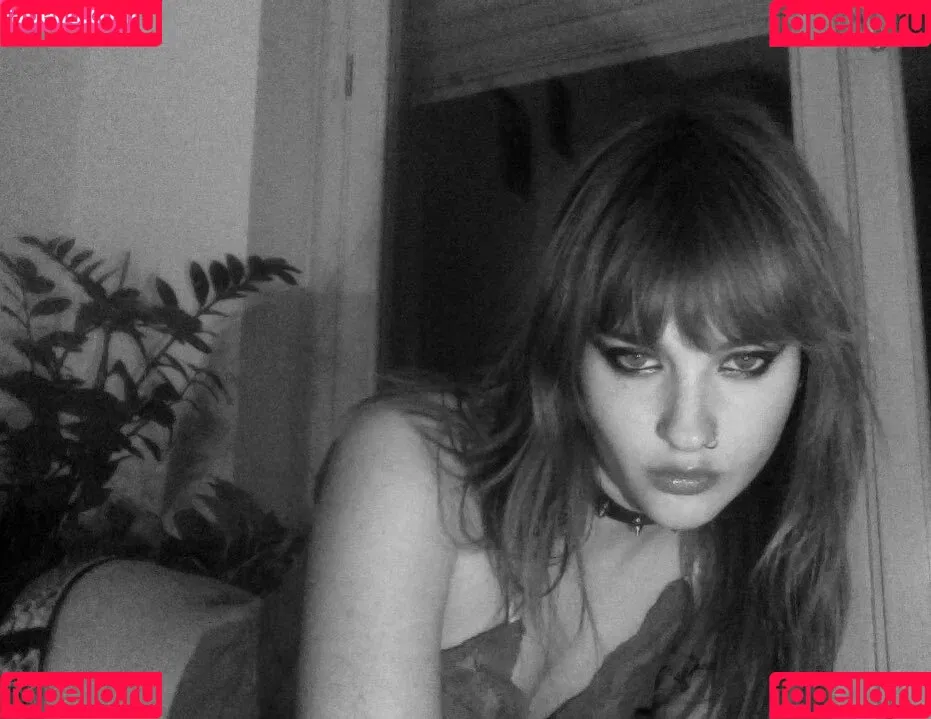 Victoria De Angelis Onlyfans Photo Gallery 