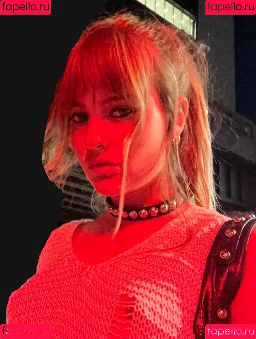 Victoria De Angelis Onlyfans Photo Gallery 
