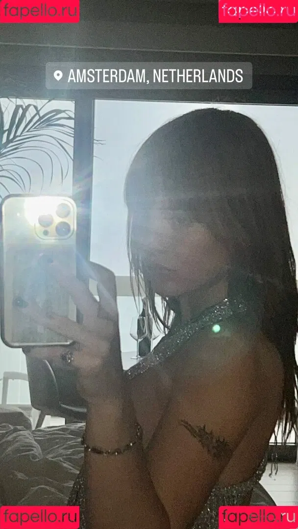 Victoria De Angelis Onlyfans Photo Gallery 