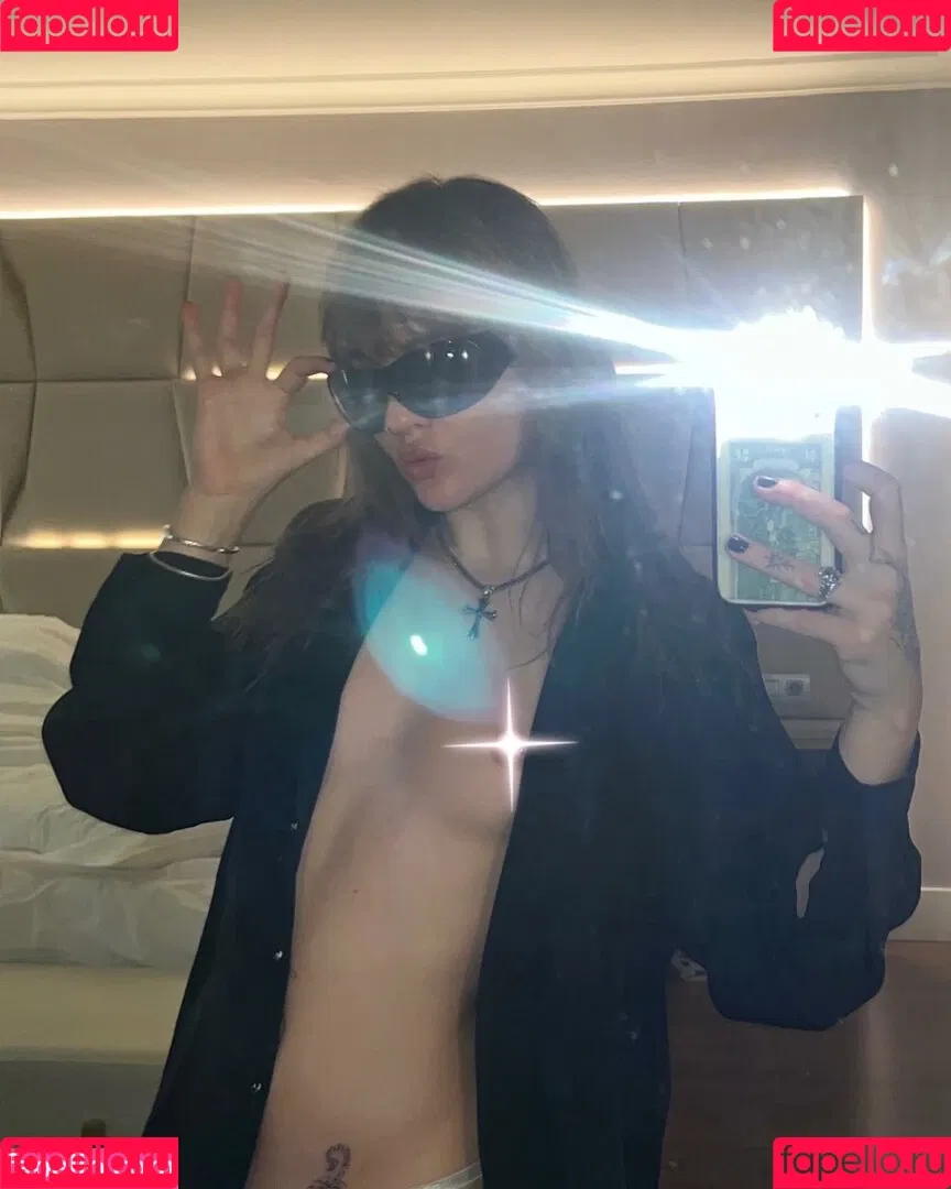 Victoria De Angelis Onlyfans Photo Gallery 