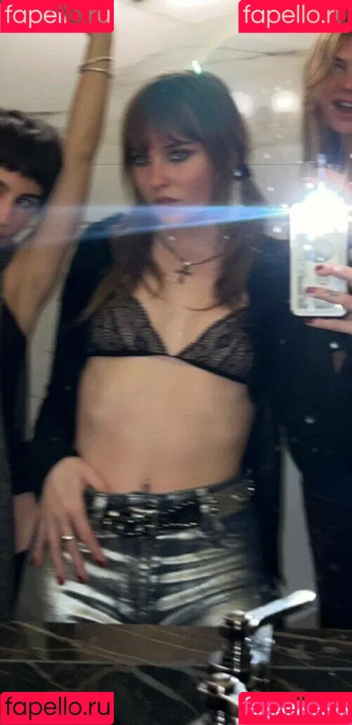 Victoria De Angelis Onlyfans Photo Gallery 