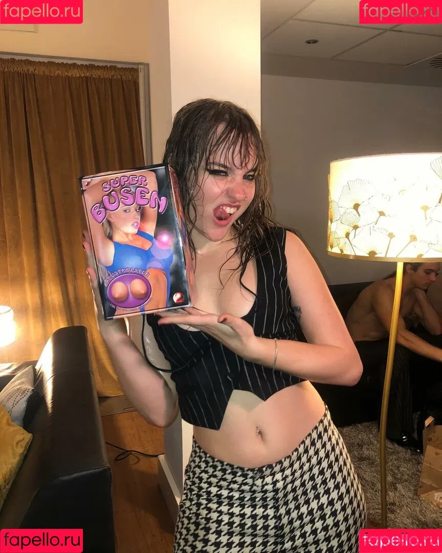 Victoria De Angelis Onlyfans Photo Gallery 