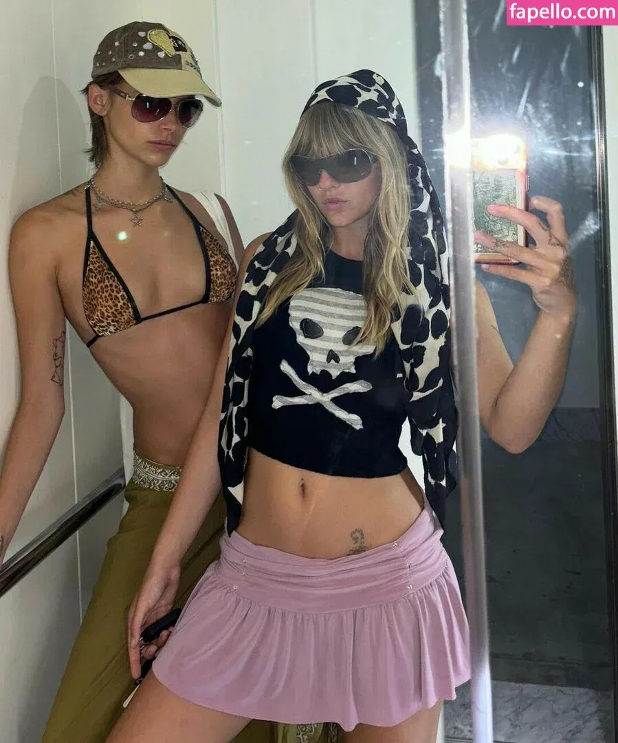 Victoria De Angelis Onlyfans Photo Gallery 