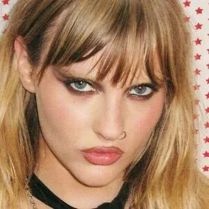 Victoria De Angelis Onlyfans Photo Gallery 