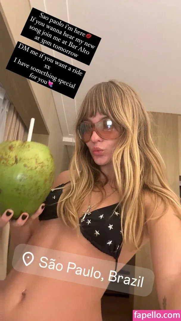 Victoria De Angelis Onlyfans Photo Gallery 