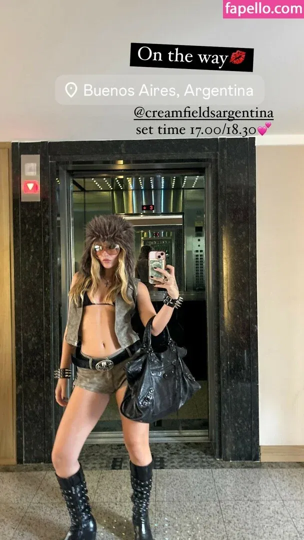 Victoria De Angelis Onlyfans Photo Gallery 