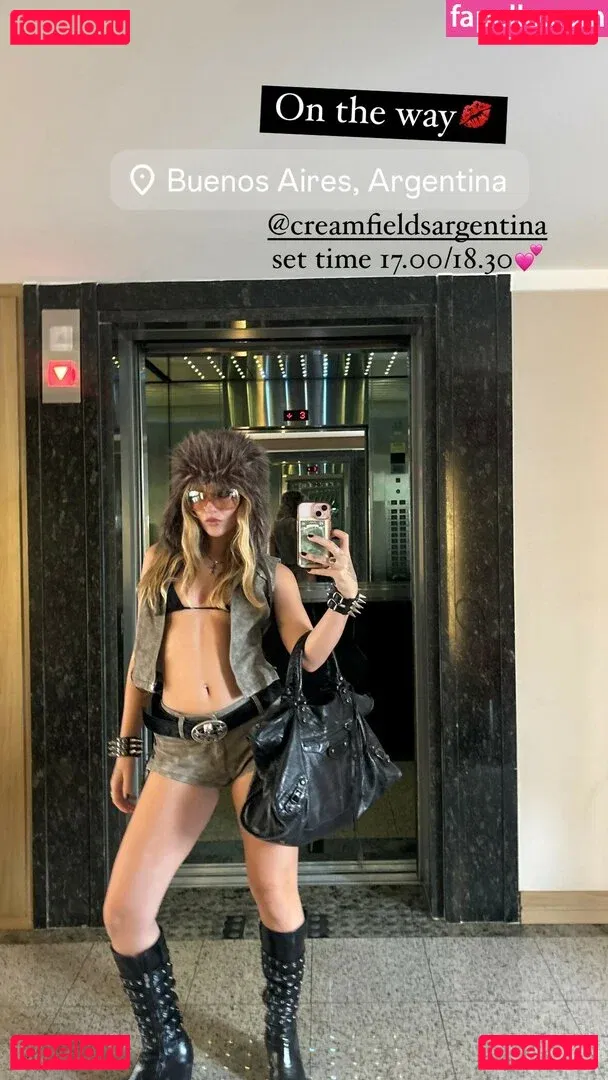 Victoria De Angelis Onlyfans Photo Gallery 