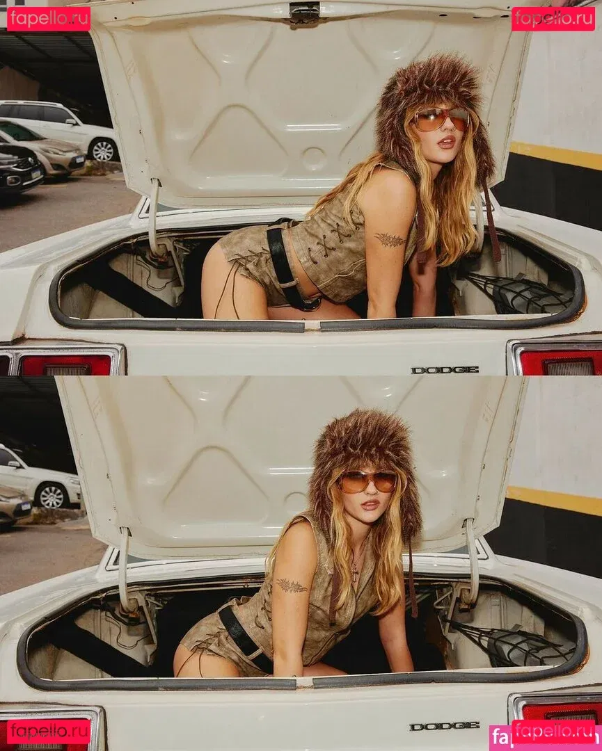 Victoria De Angelis Onlyfans Photo Gallery 