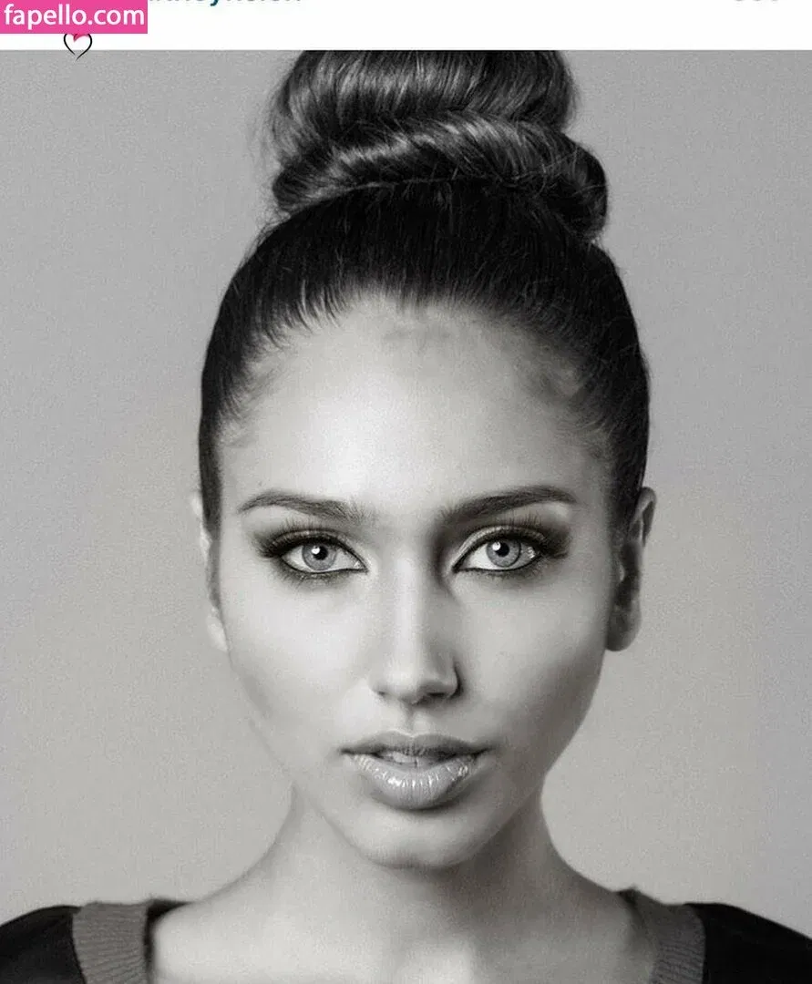 Madelyn Karoub Onlyfans Photo Gallery 