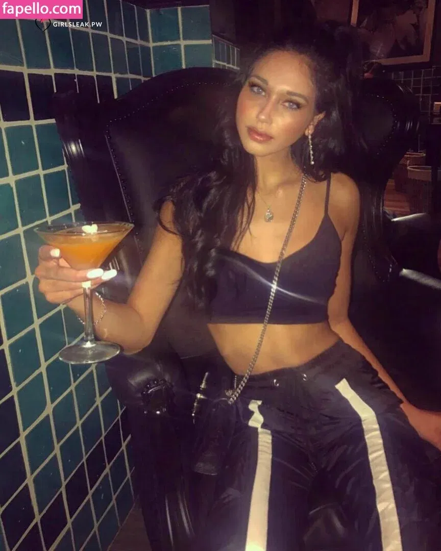 Madelyn Karoub Onlyfans Photo Gallery 