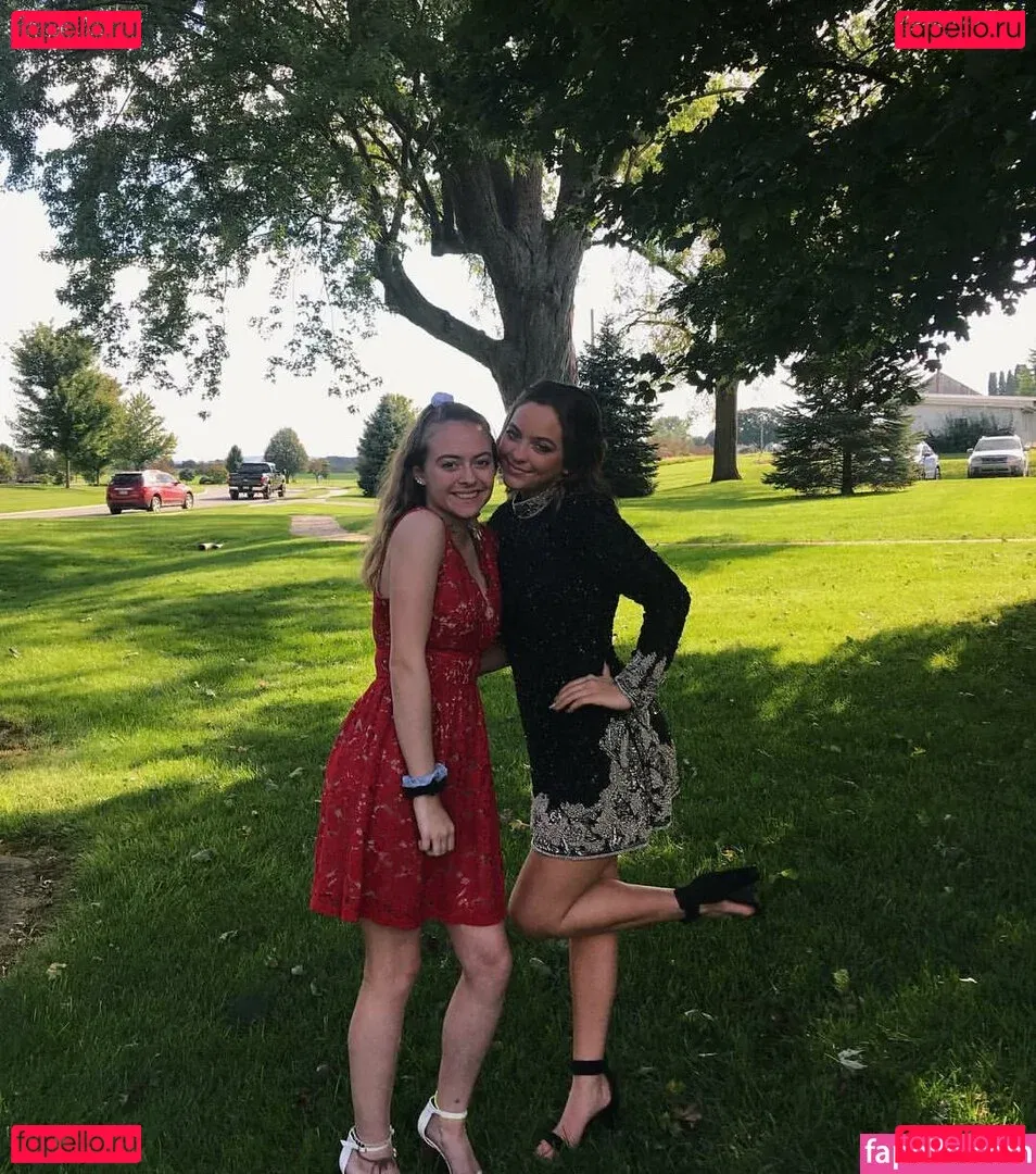 Emmie Garver Onlyfans Photo Gallery 