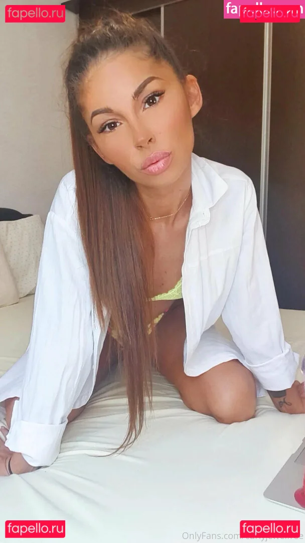 curlyjewelfree Onlyfans Photo Gallery 