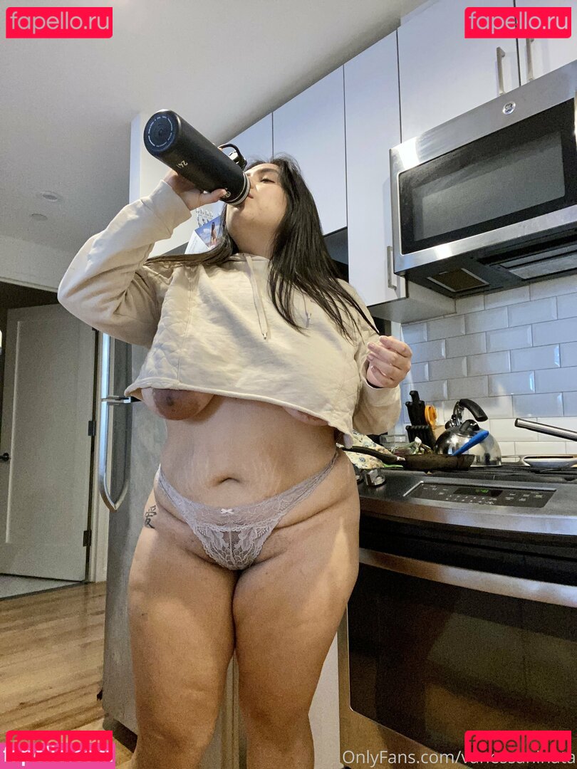 vanessahinata Nude Onlyfans Photo 9