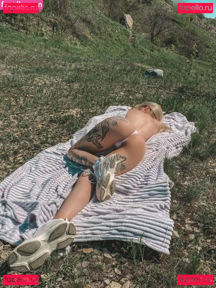 Kira Braun Onlyfans Photo Gallery 