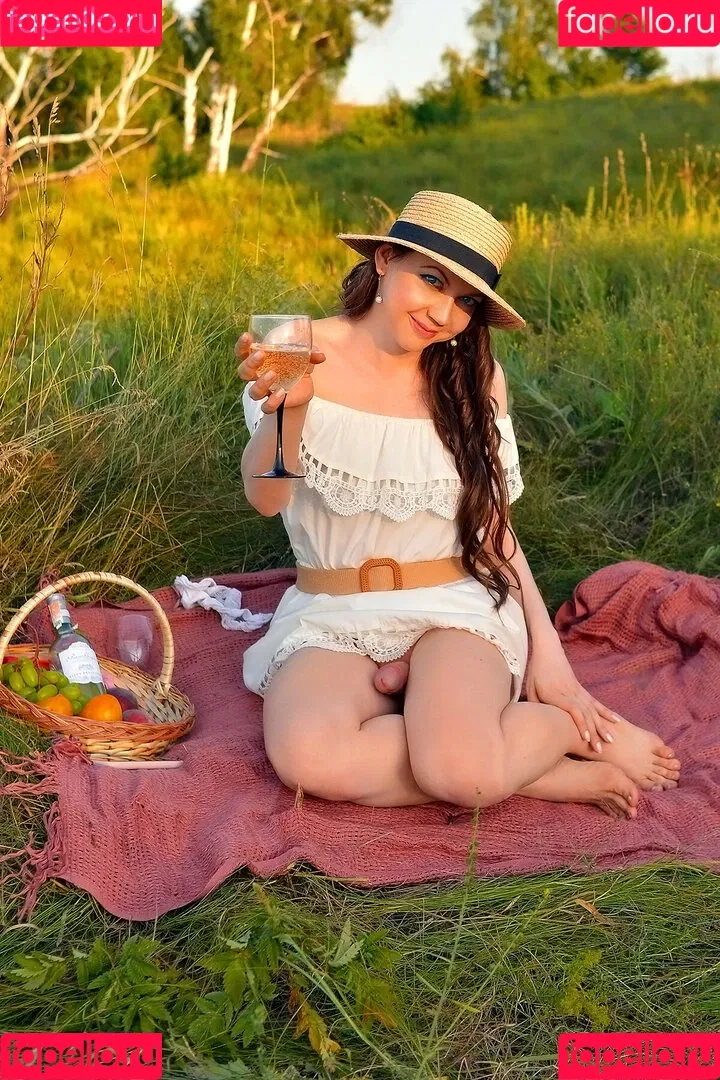 shemalekaterina Onlyfans Photo Gallery 