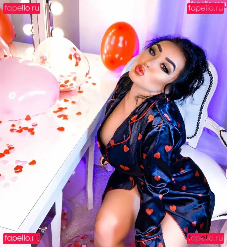 Caty Cole Onlyfans Photo Gallery 