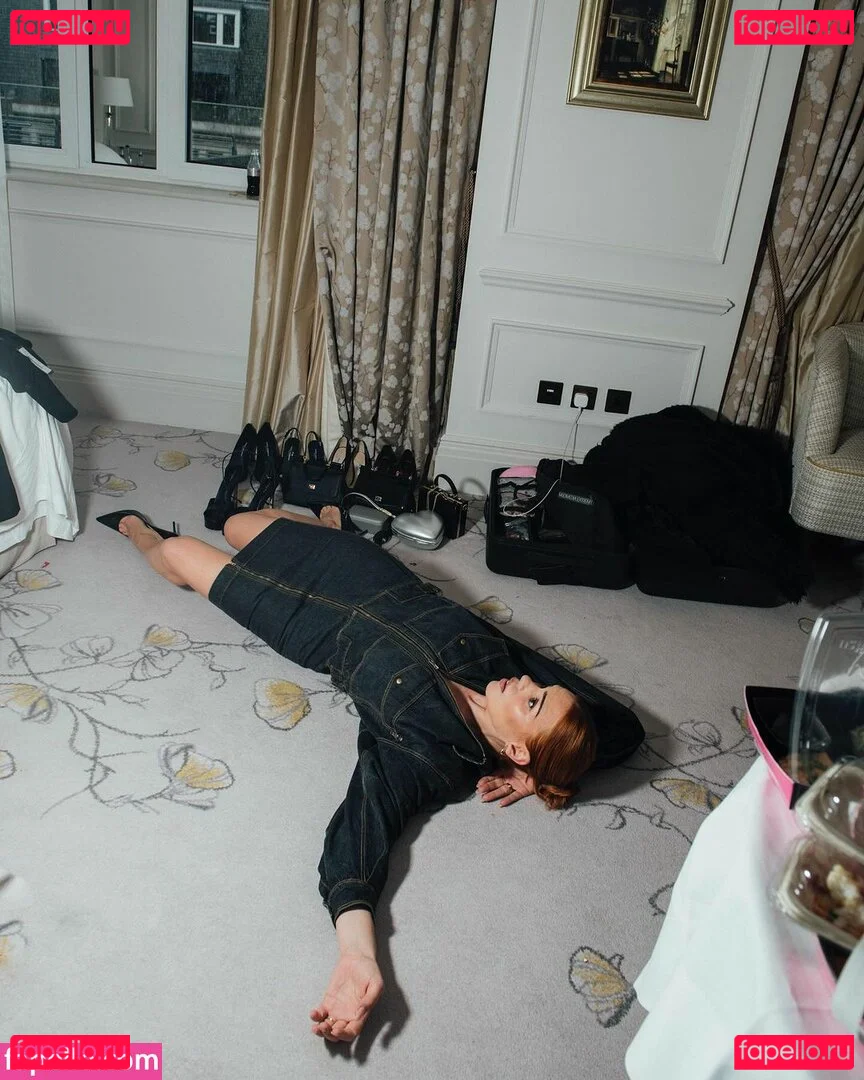 Billie Piper Onlyfans Photo Gallery 