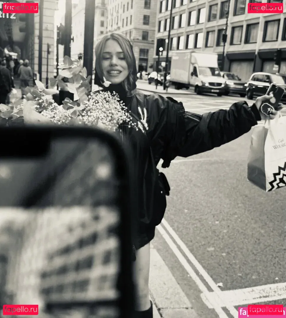 Billie Piper Onlyfans Photo Gallery 