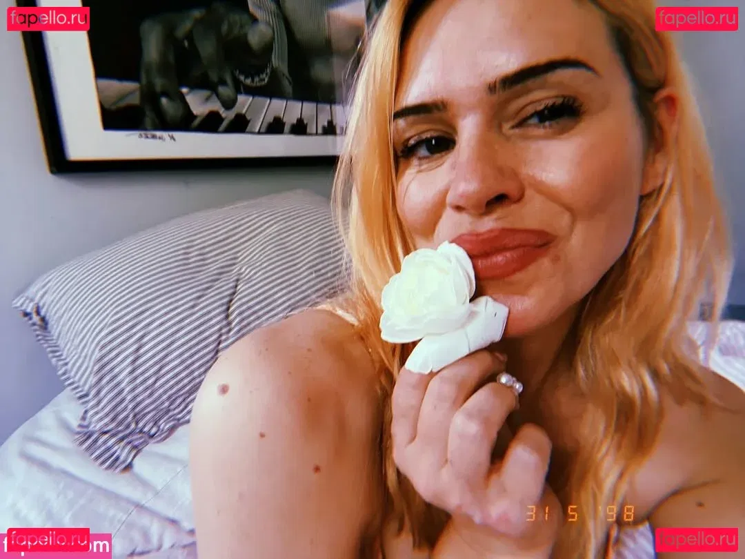 Billie Piper Onlyfans Photo Gallery 