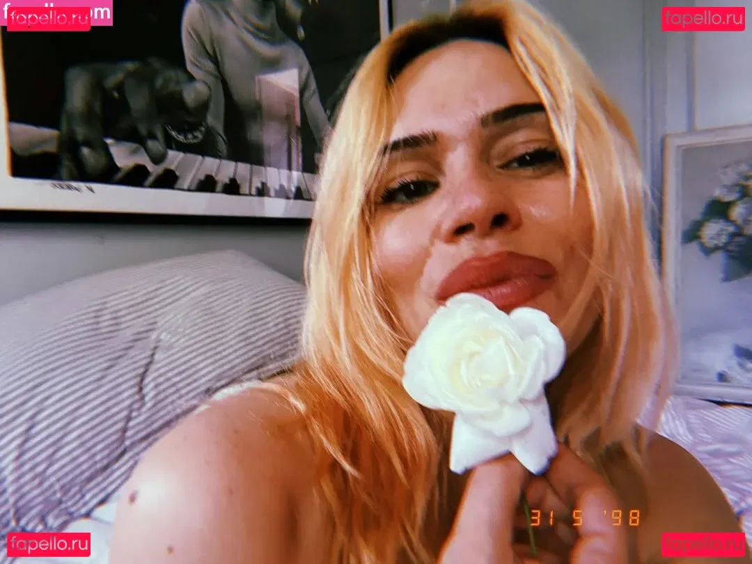 Billie Piper Onlyfans Photo Gallery 