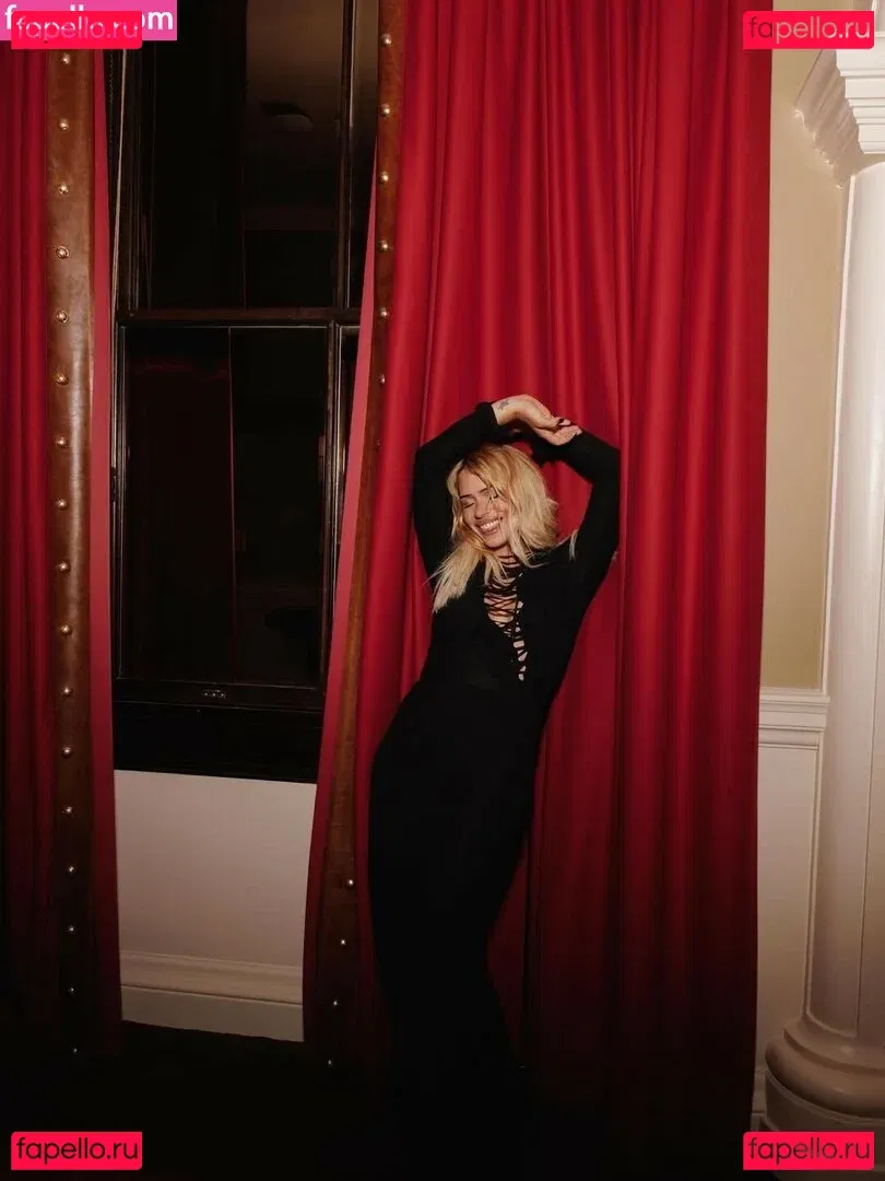 Billie Piper Onlyfans Photo Gallery 