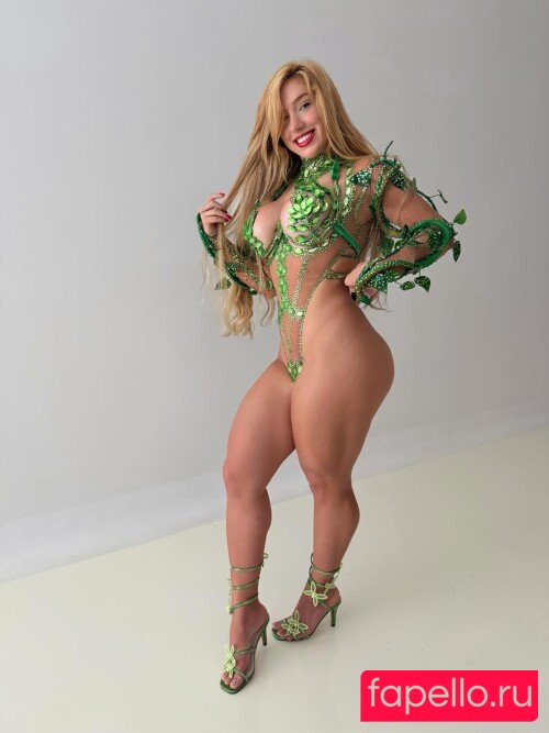 Isadoravale Nude Onlyfans Photo 33