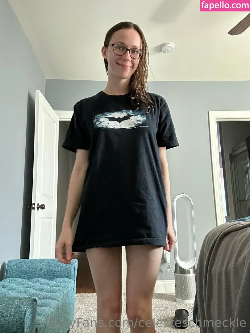 thatllbe25schmeckles Onlyfans Photo Gallery 