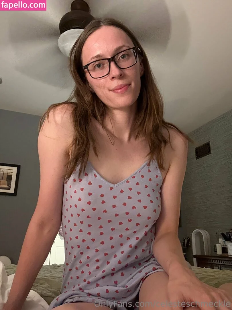 thatllbe25schmeckles Onlyfans Photo Gallery 