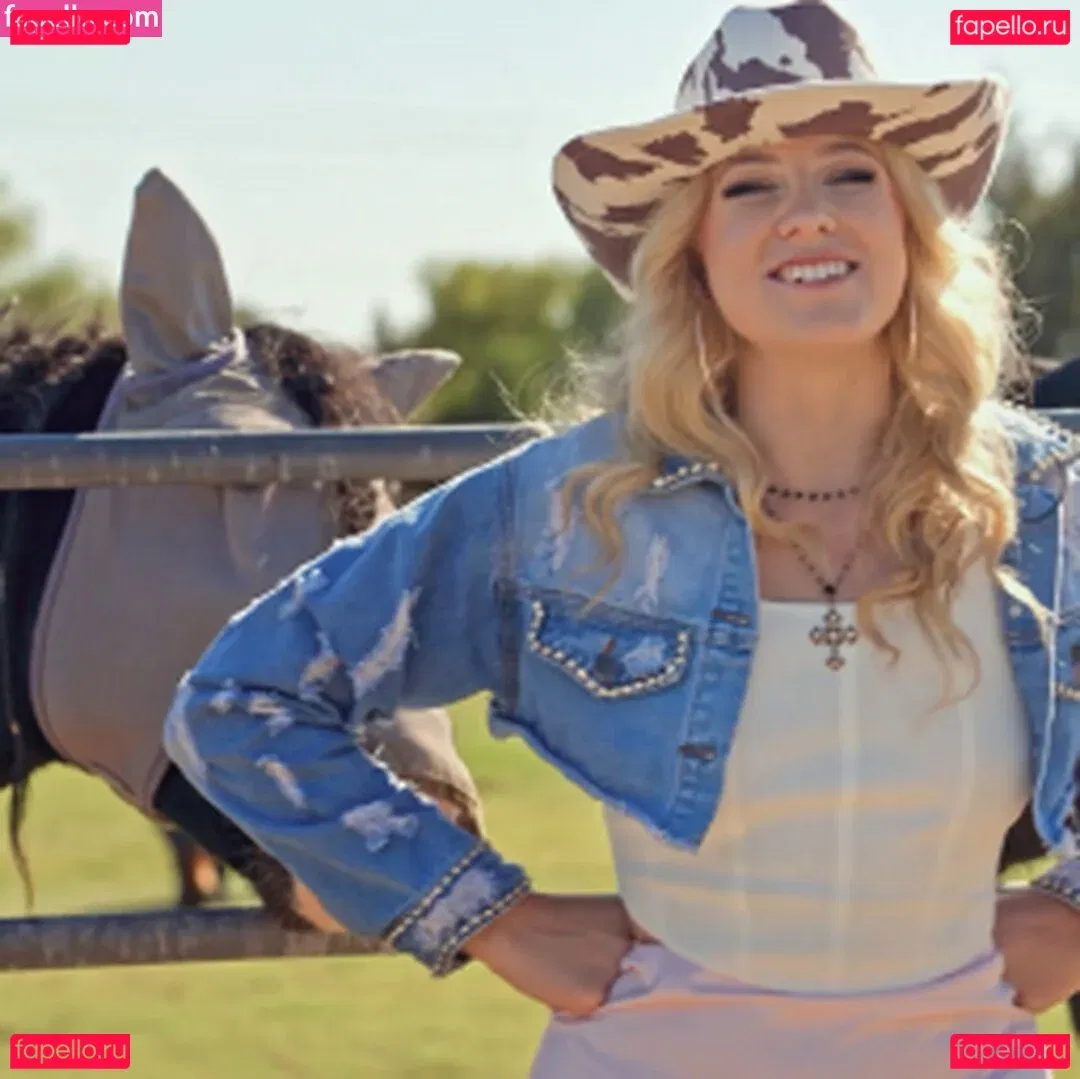 River Lynn Onlyfans Photo Gallery 