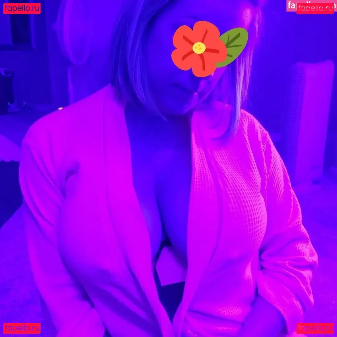 Hotnursefla Onlyfans Photo Gallery 