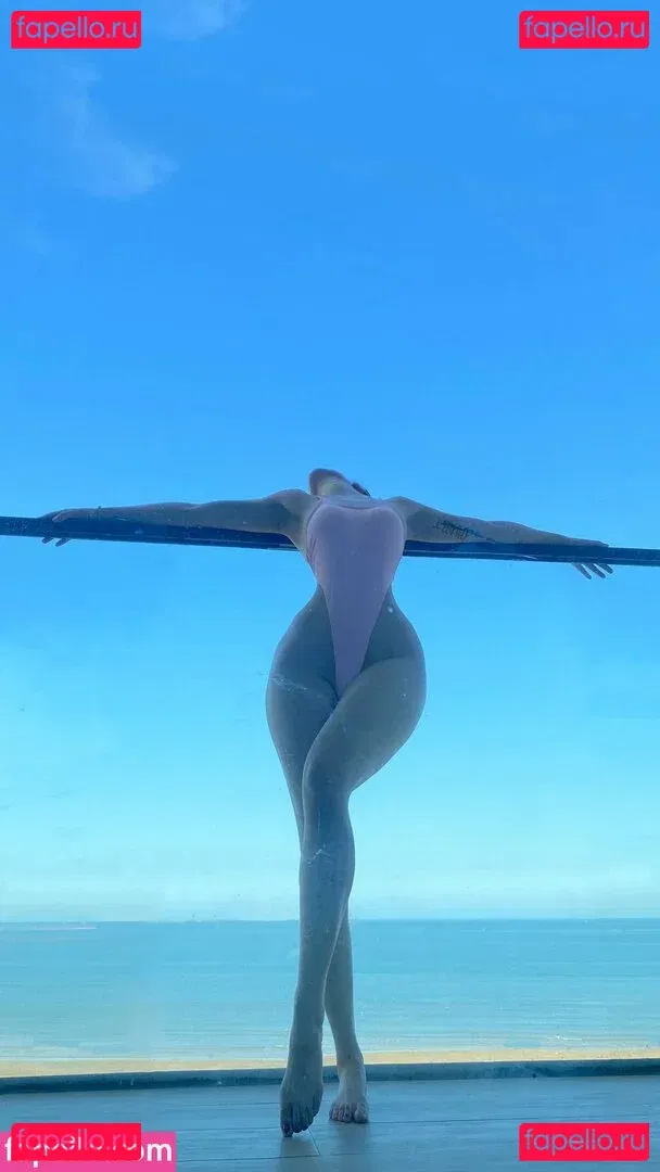 QianniuTT Onlyfans Photo Gallery 