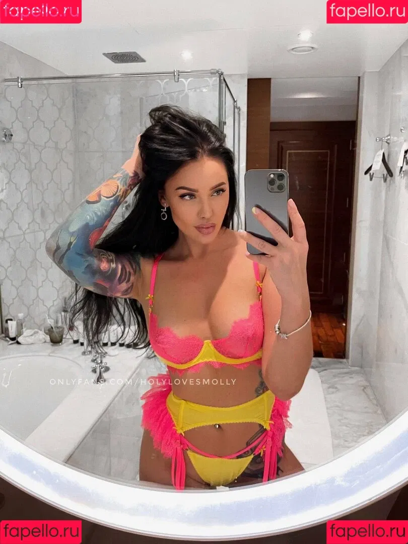holylovesmolly Onlyfans Photo Gallery 