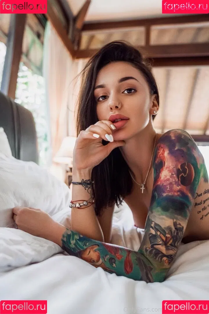 holylovesmolly Onlyfans Photo Gallery 