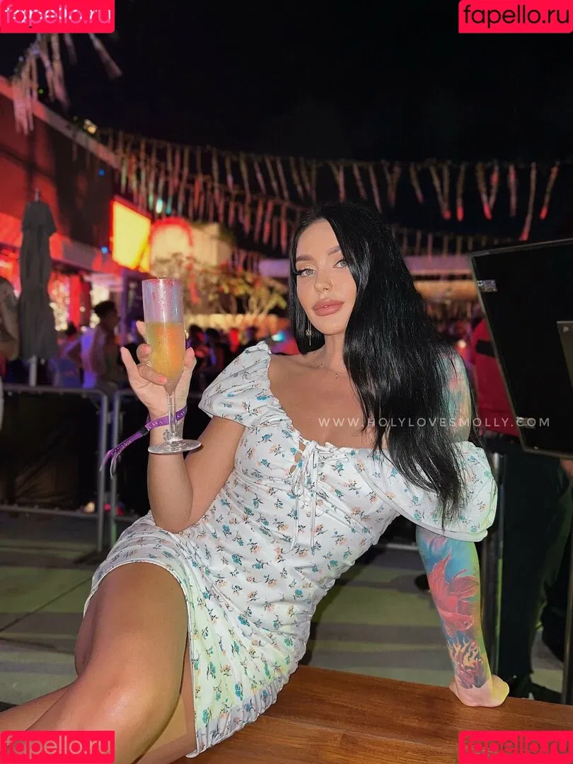 holylovesmolly Onlyfans Photo Gallery 