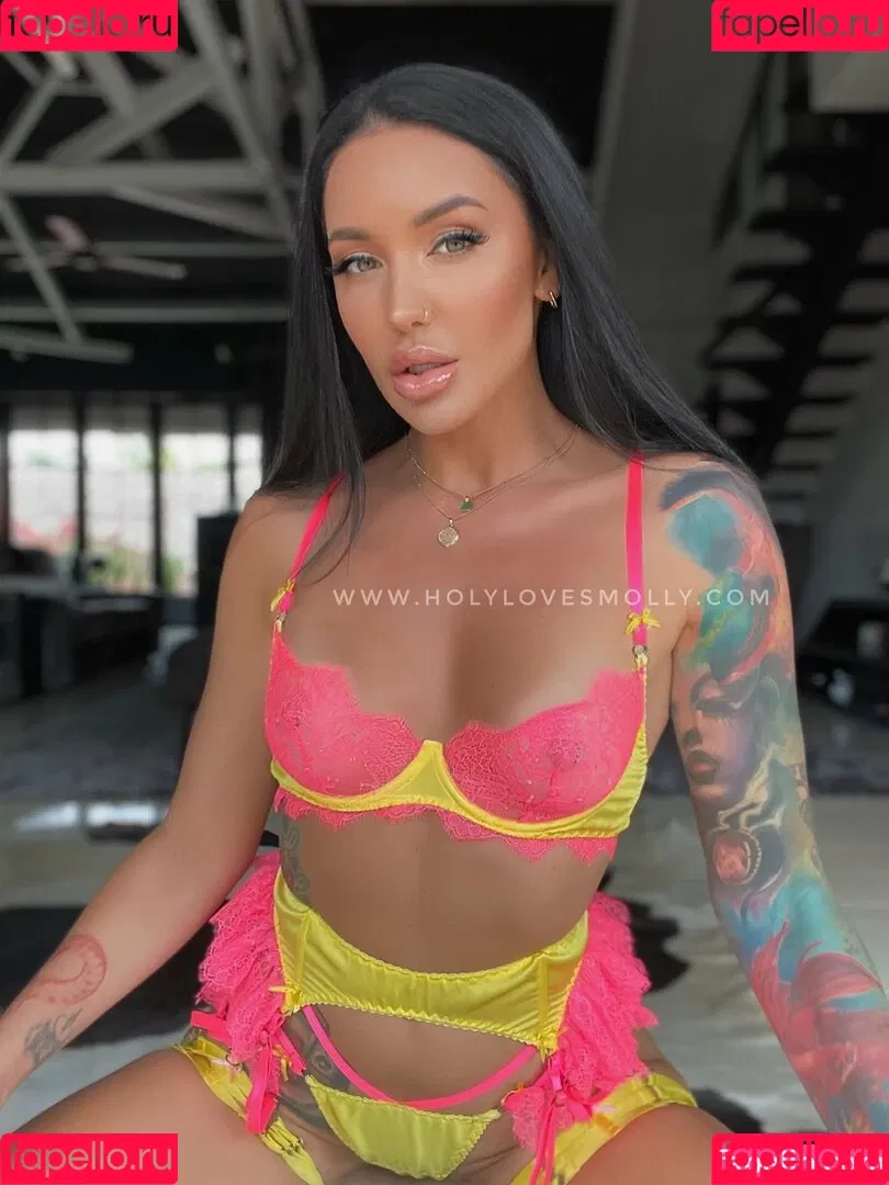 holylovesmolly Onlyfans Photo Gallery 