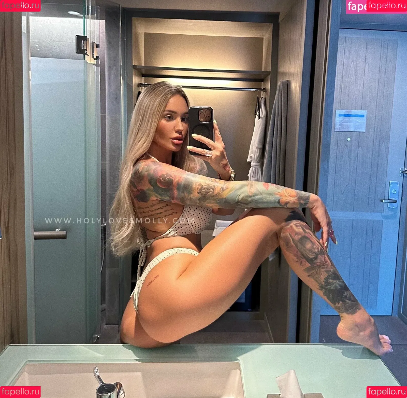 holylovesmolly Onlyfans Photo Gallery 