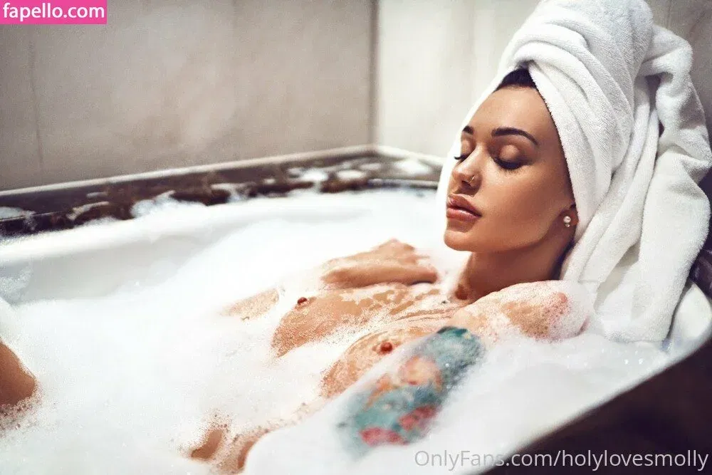 holylovesmolly Onlyfans Photo Gallery 