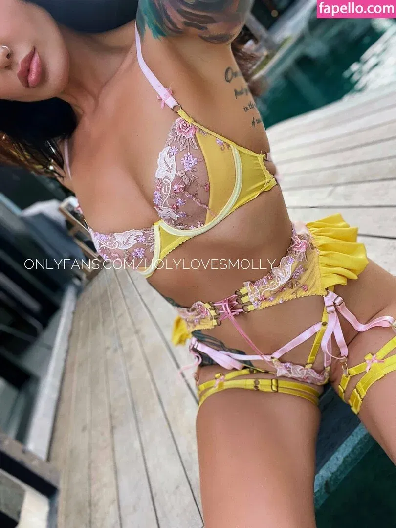 holylovesmolly Onlyfans Photo Gallery 