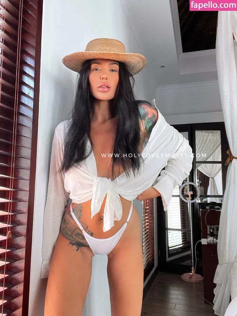 holylovesmolly Onlyfans Photo Gallery 