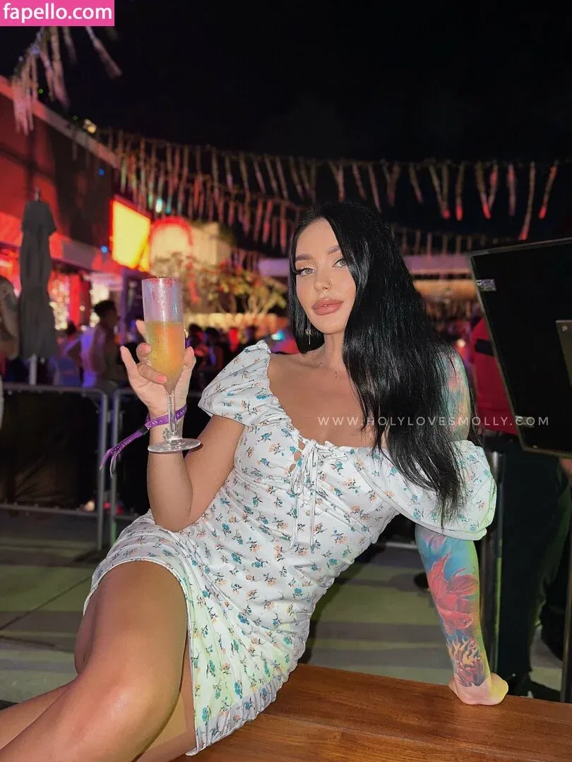 holylovesmolly Onlyfans Photo Gallery 