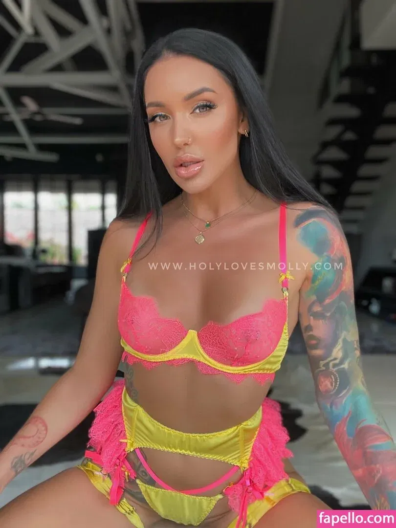 holylovesmolly Onlyfans Photo Gallery 