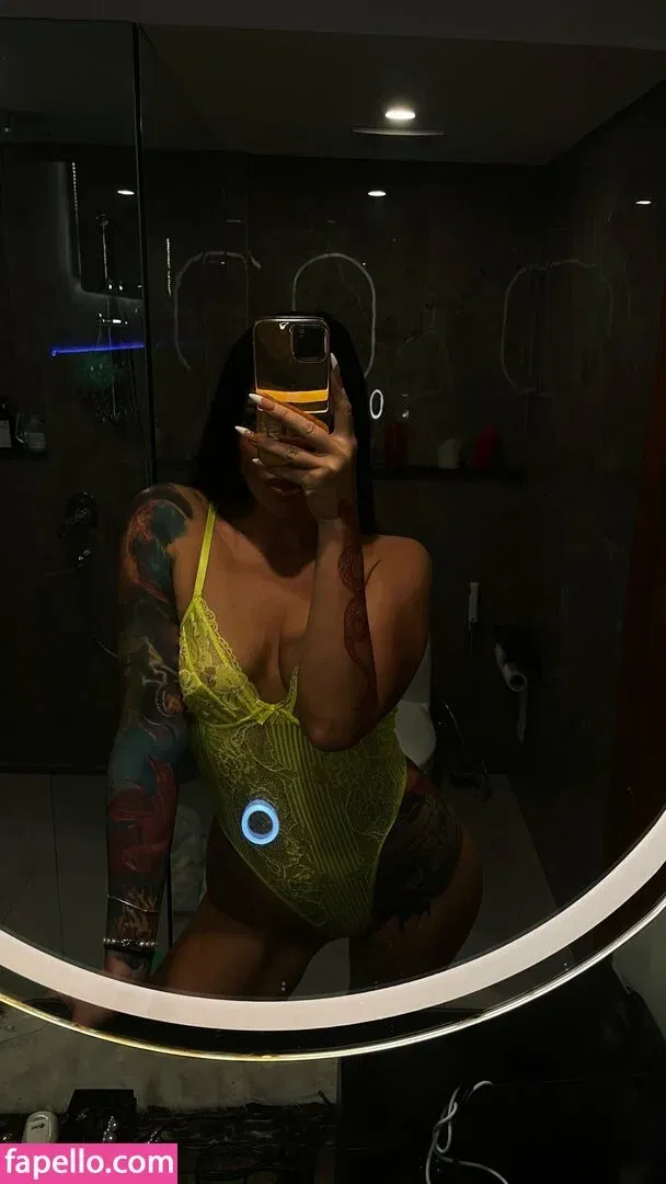 holylovesmolly Onlyfans Photo Gallery 