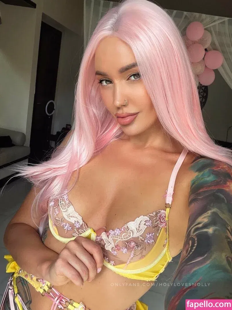 holylovesmolly Onlyfans Photo Gallery 