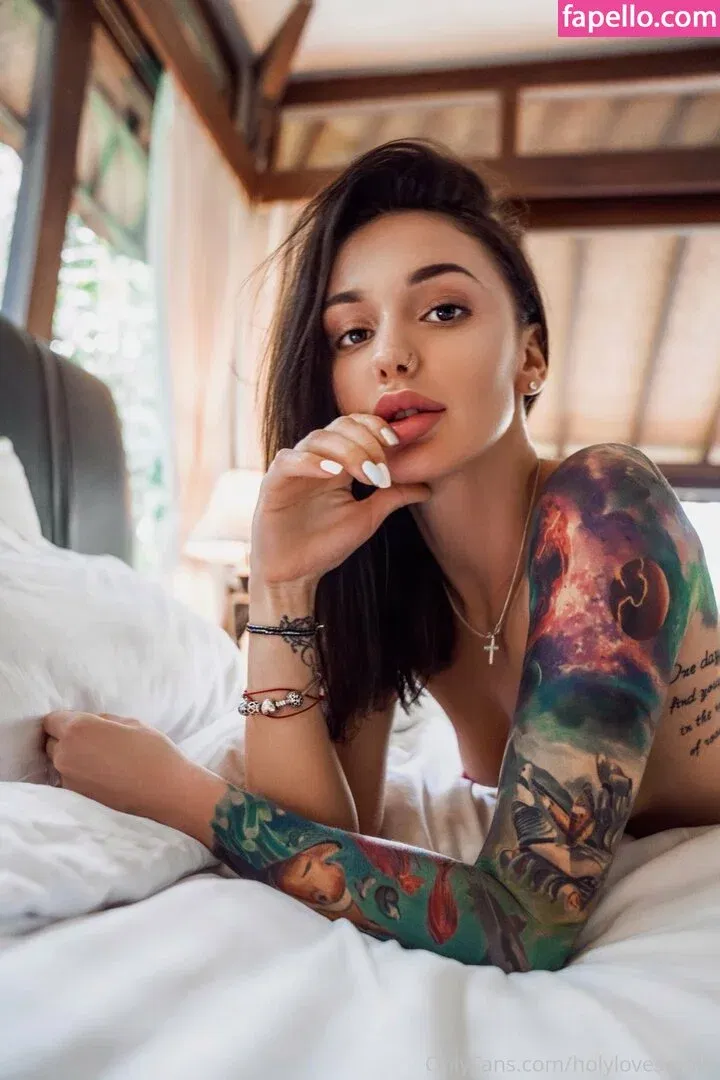 holylovesmolly Onlyfans Photo Gallery 