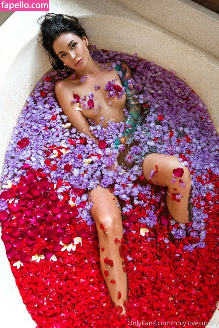 holylovesmolly Onlyfans Photo Gallery 