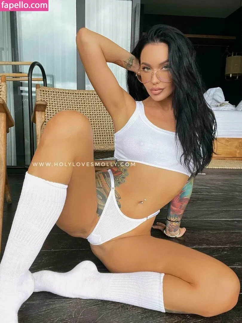holylovesmolly Onlyfans Photo Gallery 